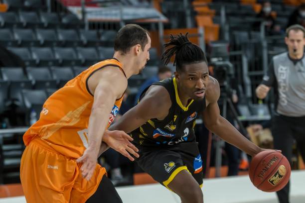 出的团队凝 出的团队凝