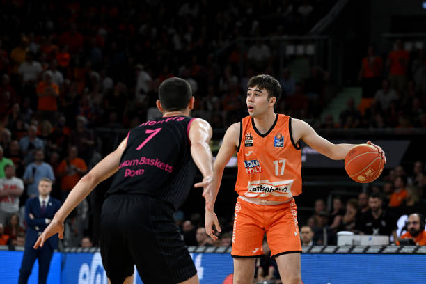 楚阿梅尼：能和魔笛共处是种荣幸；很高兴姆巴佩能回归.