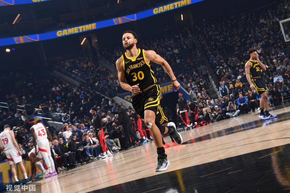 兵不血刃！王楚钦3-0横扫李尚洙 晋级八强